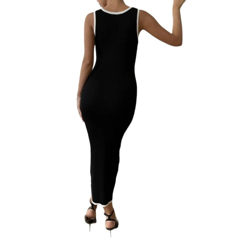 Sofia – Contrast Buckle Knit Midi Dress