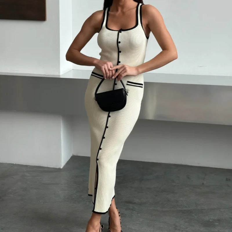 Sofia – Contrast Buckle Knit Midi Dress